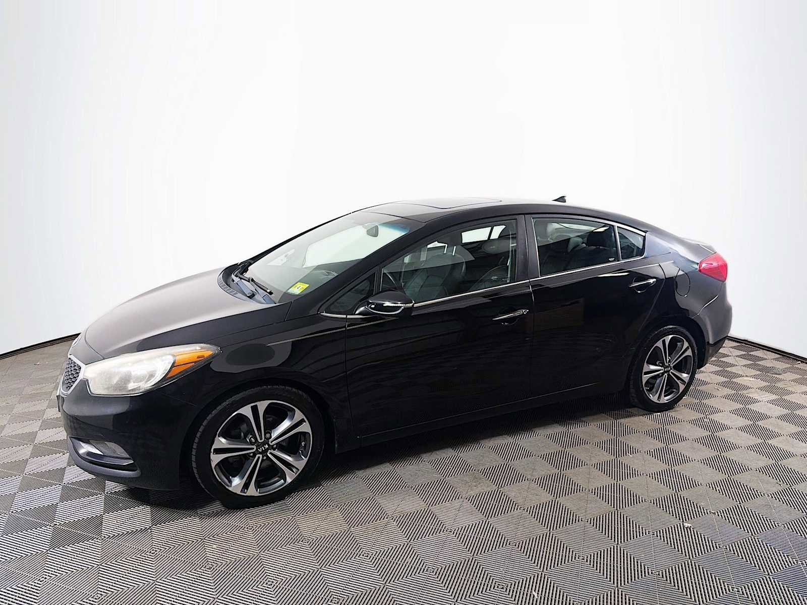 Used 2015 Kia Forte EX w/ Premium Package FWD image 1