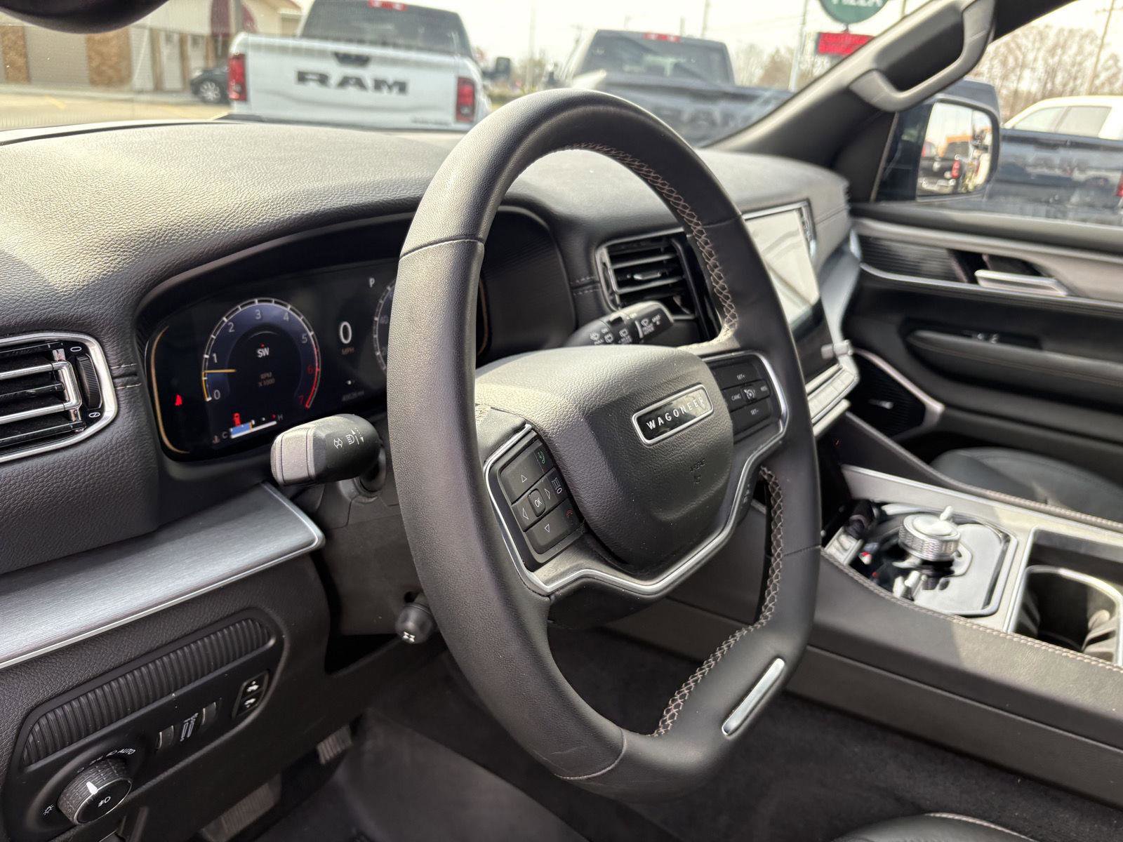 Used 2024 Jeep Wagoneer Series II w/ Convenience Group I image 9