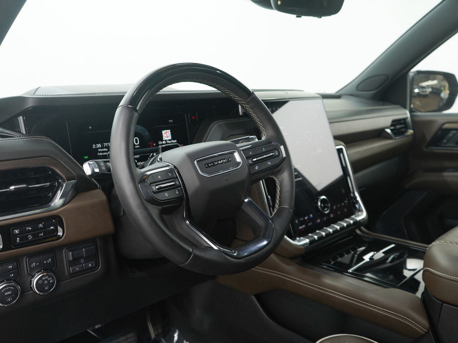 Used 2025 GMC Yukon XL Denali Ultimate image 30