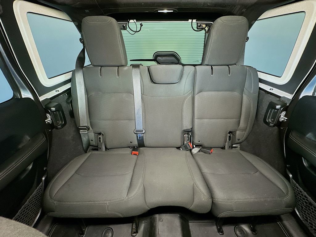 Used 2019 Jeep Wrangler Unlimited Sahara AWD/4WD image 13