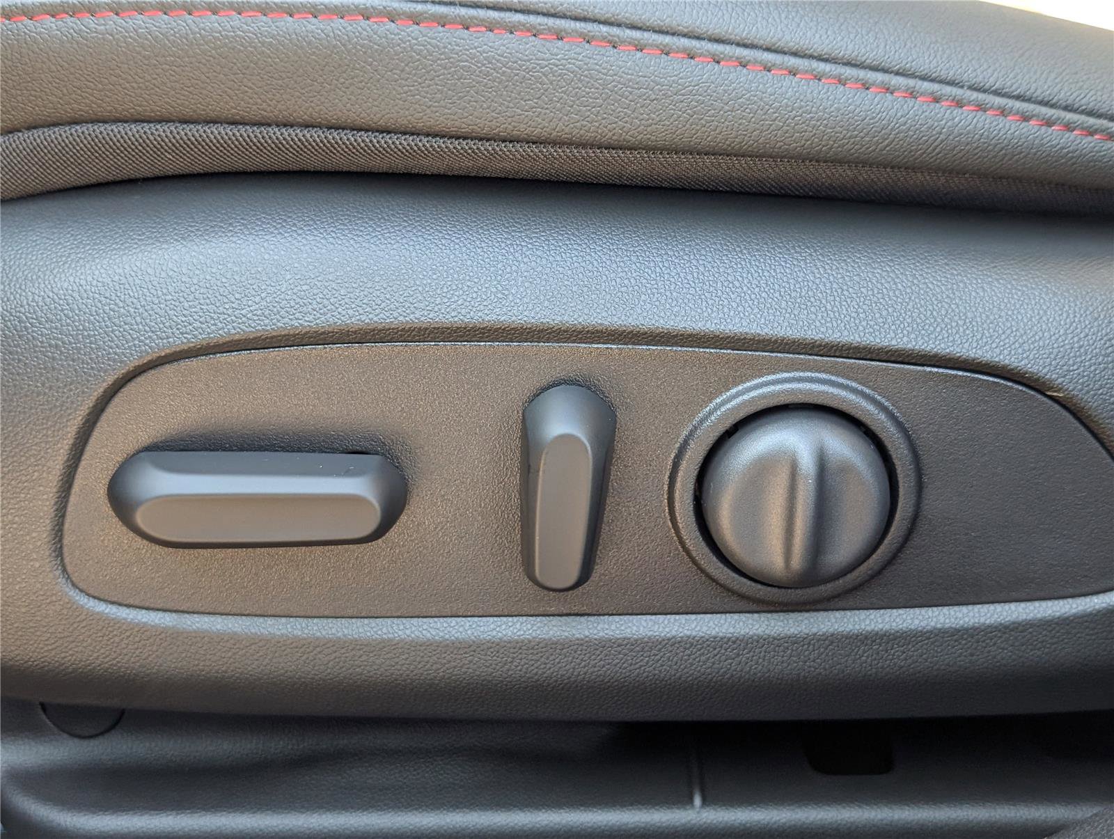 New 2026 Chevrolet Trax RS image 15