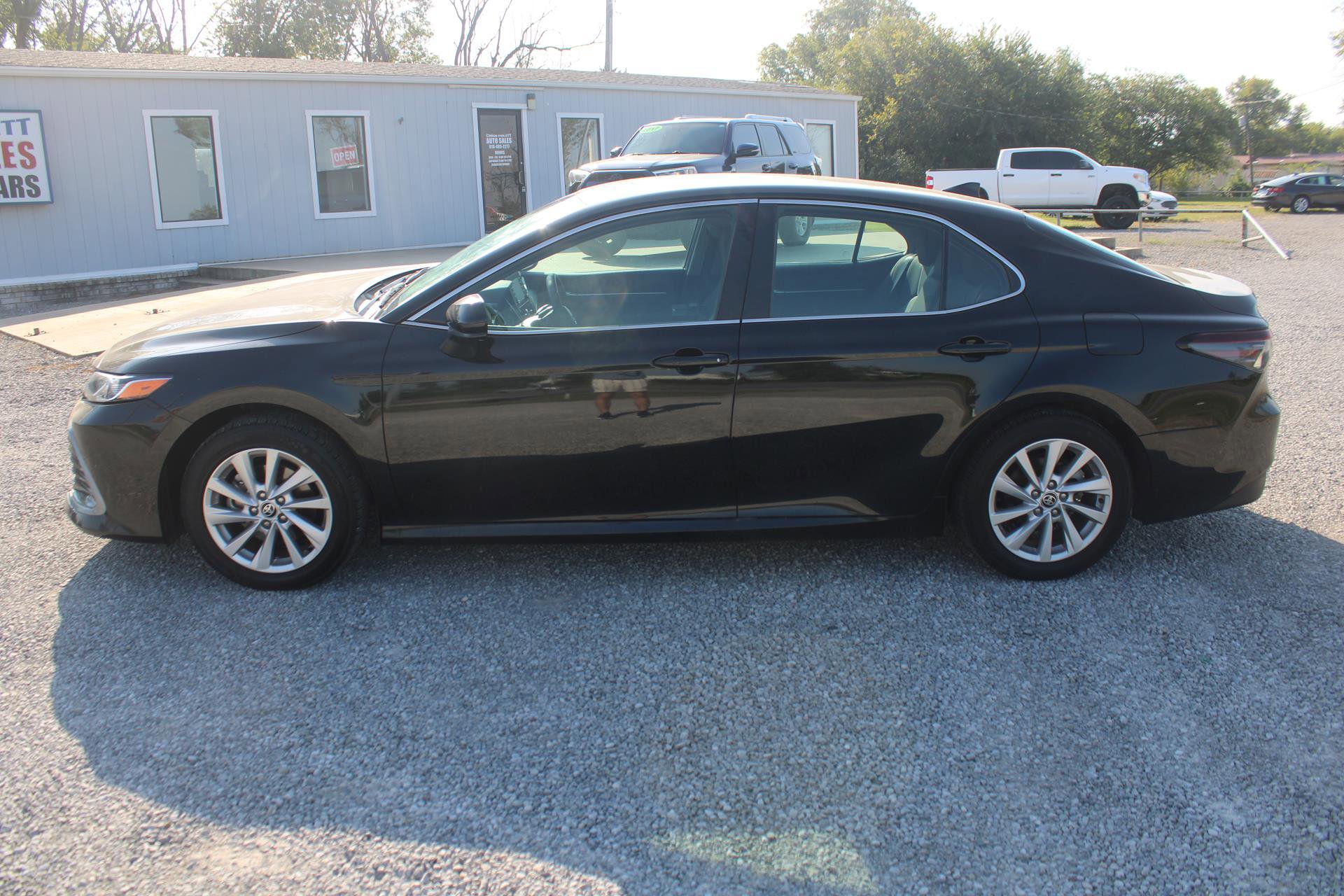 Used 2024 Toyota Camry LE image 4