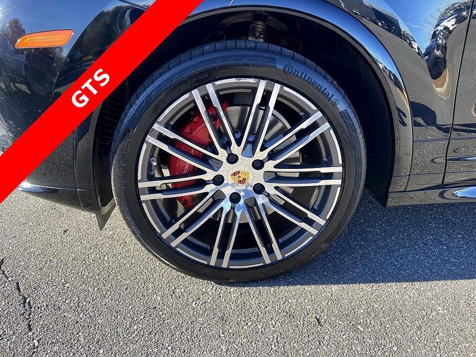 Used 2018 Porsche Cayenne GTS image 8