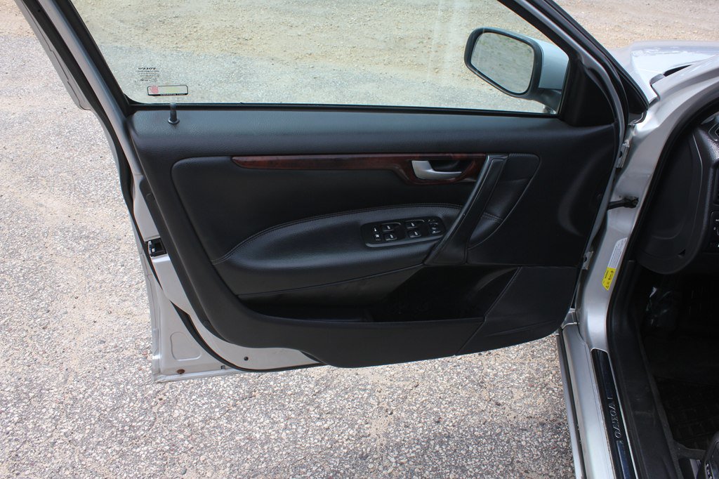 Used 2006 Volvo S60 2.5T FWD image 25