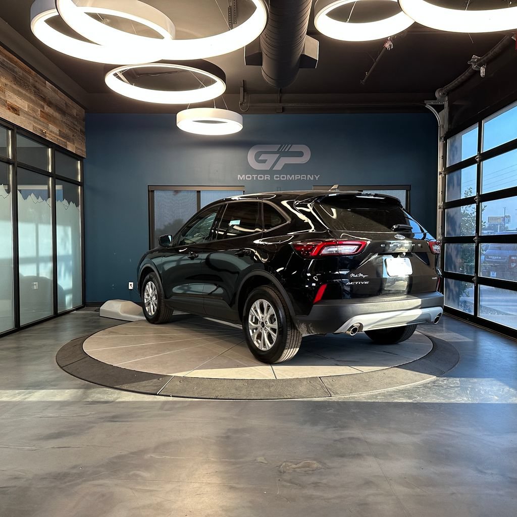 Used 2025 Ford Escape Active AWD/4WD image 5