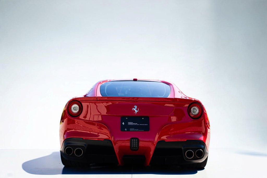 Used 2014 Ferrari F12 Berlinetta RWD image 21