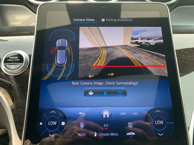 Used 2025 Mercedes-Benz GLC 300 4MATIC image 28