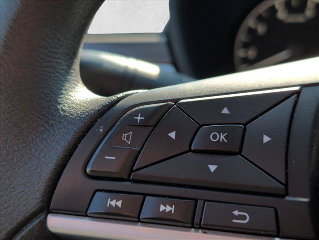 Used 2025 Nissan Altima 2.5 SV FWD image 12