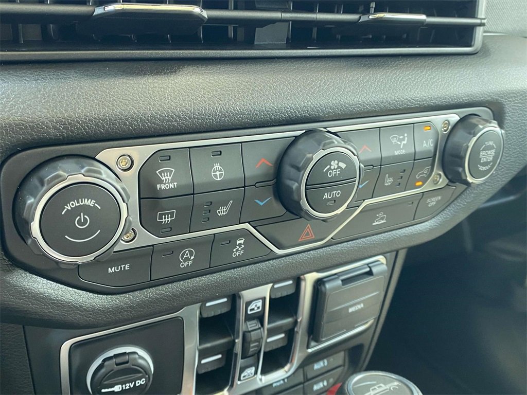 New 2025 Jeep Gladiator Sport image 16