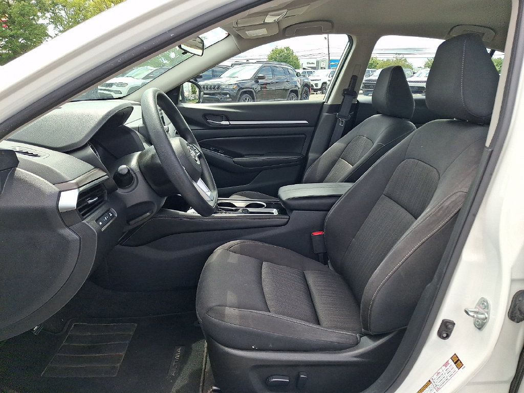 Used 2023 Nissan Altima 2.5 SV FWD image 15