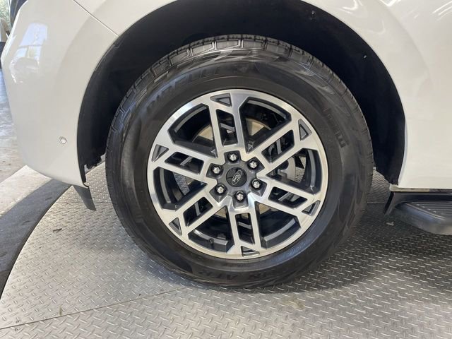 Used 2025 Ford Expedition Max Active AWD/4WD image 10