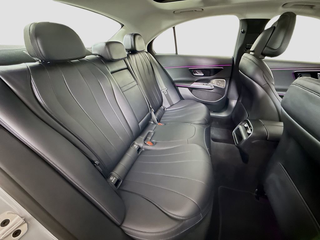 Used 2024 Mercedes-Benz E 350 4MATIC Sedan w/ MBUS Superscreen Package image 28