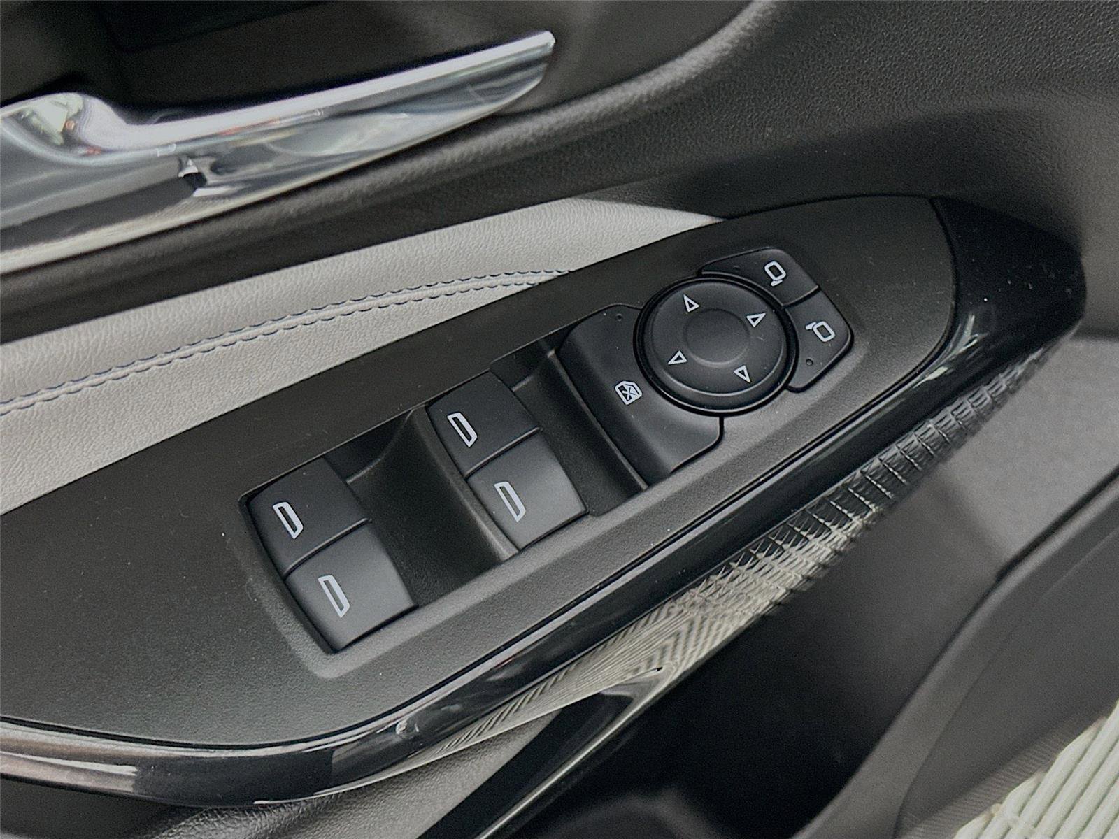 Used 2024 Chevrolet Trax LT FWD image 19