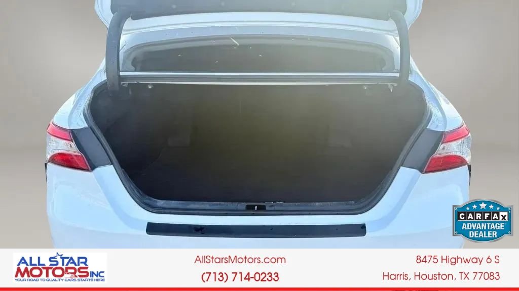 Used 2020 Toyota Camry SE w/ Carpet Mat Package FWD image 11