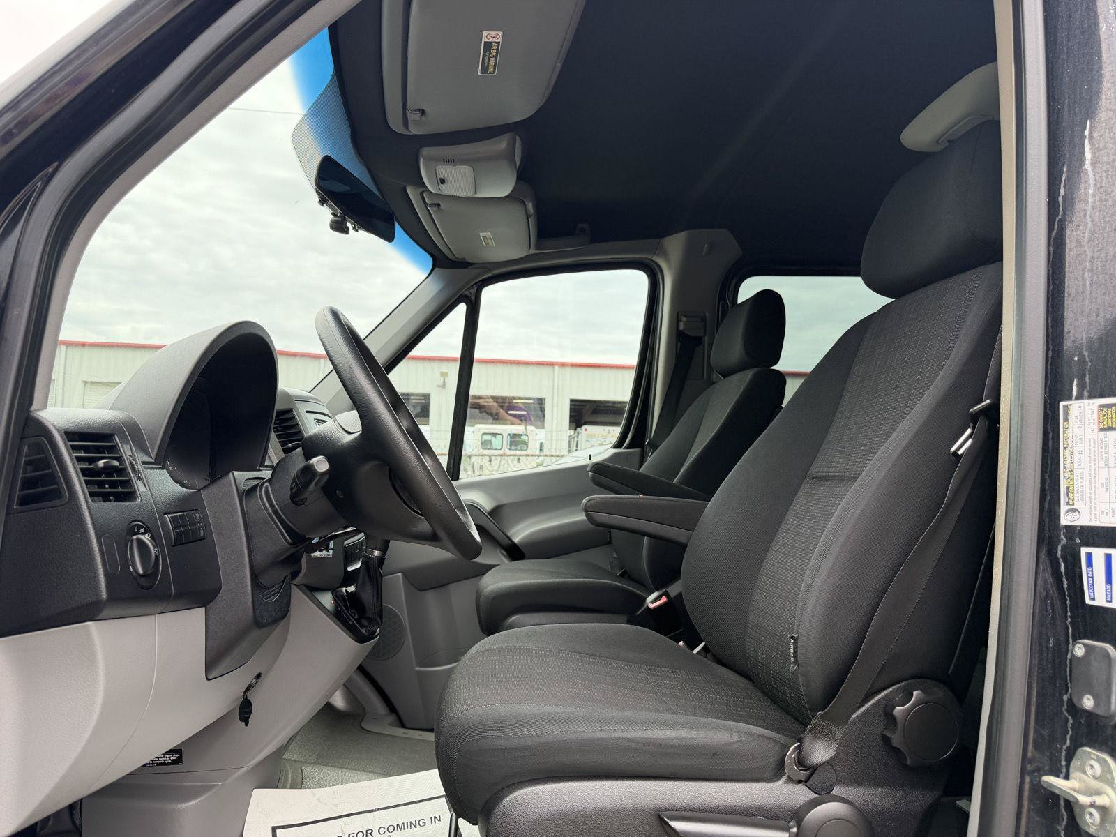 Used 2016 Mercedes-Benz Sprinter 2500 image 5