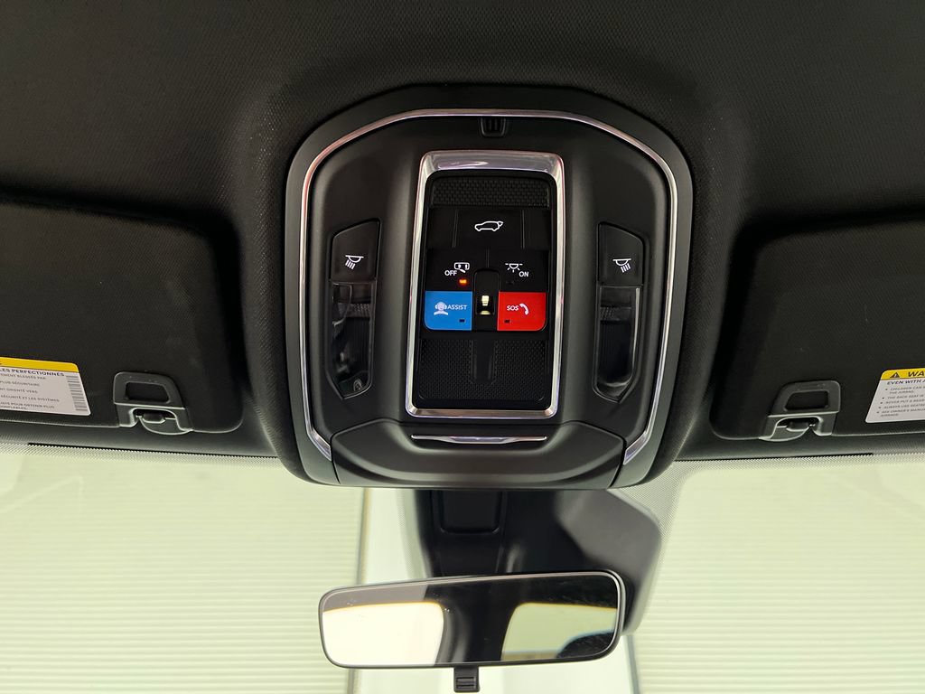 Used 2025 Jeep Grand Cherokee Altitude AWD/4WD image 65
