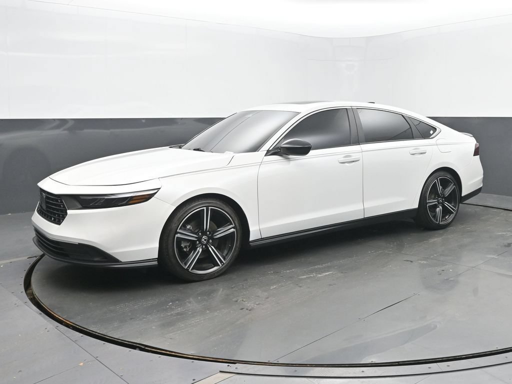 Used 2023 Honda Accord Sport image 2