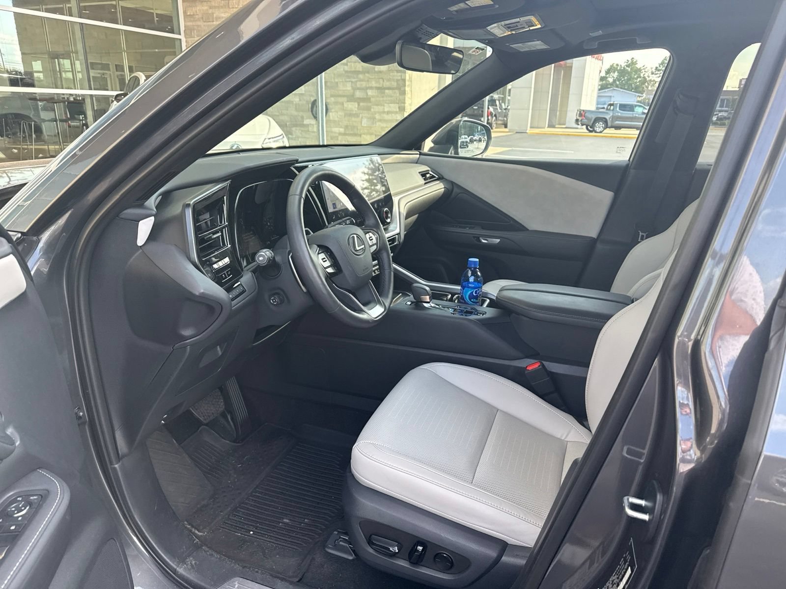 Used 2026 Lexus TX 350 AWD w/ Technology Package image 2