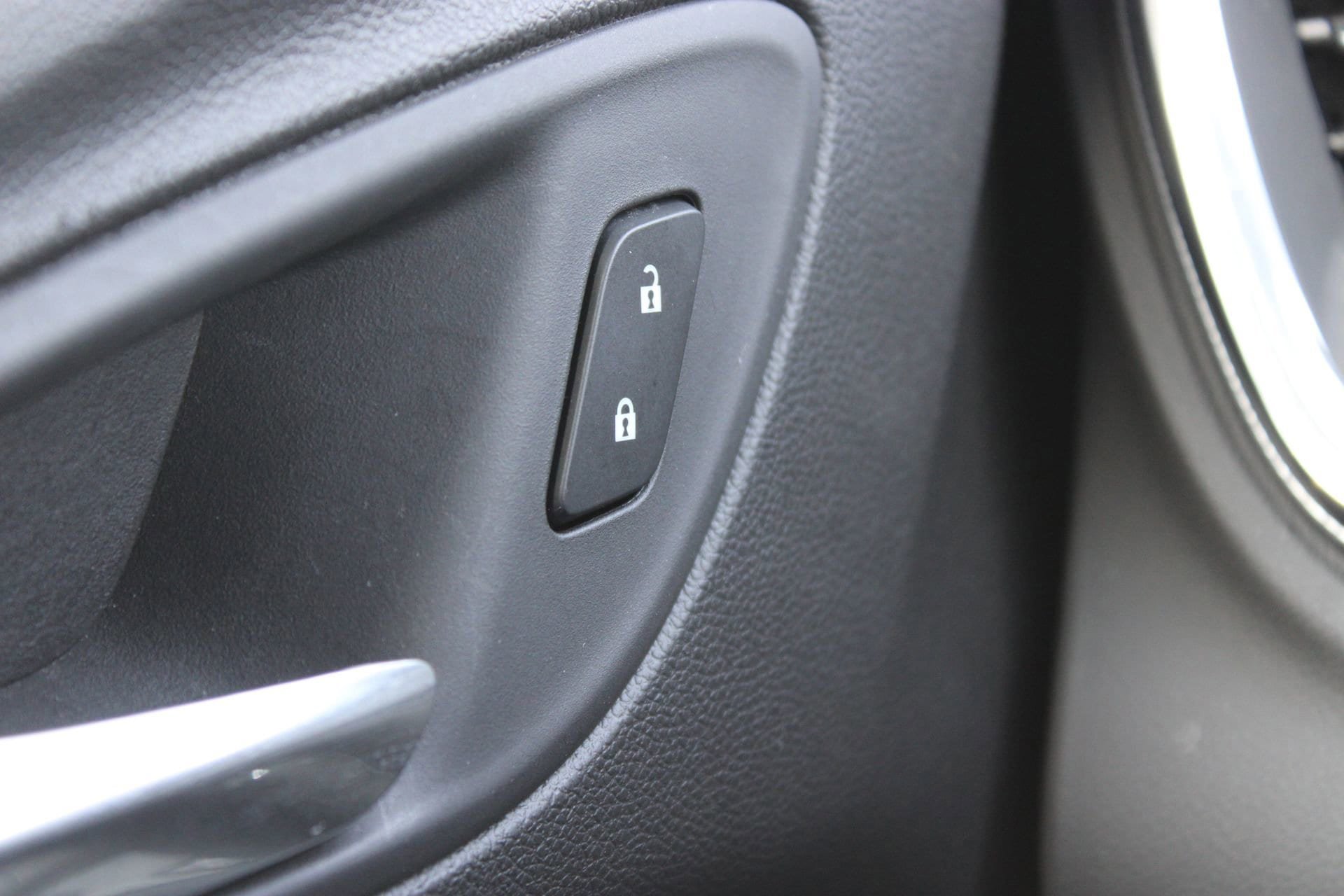 Used 2025 Buick Encore GX Preferred AWD/4WD image 20