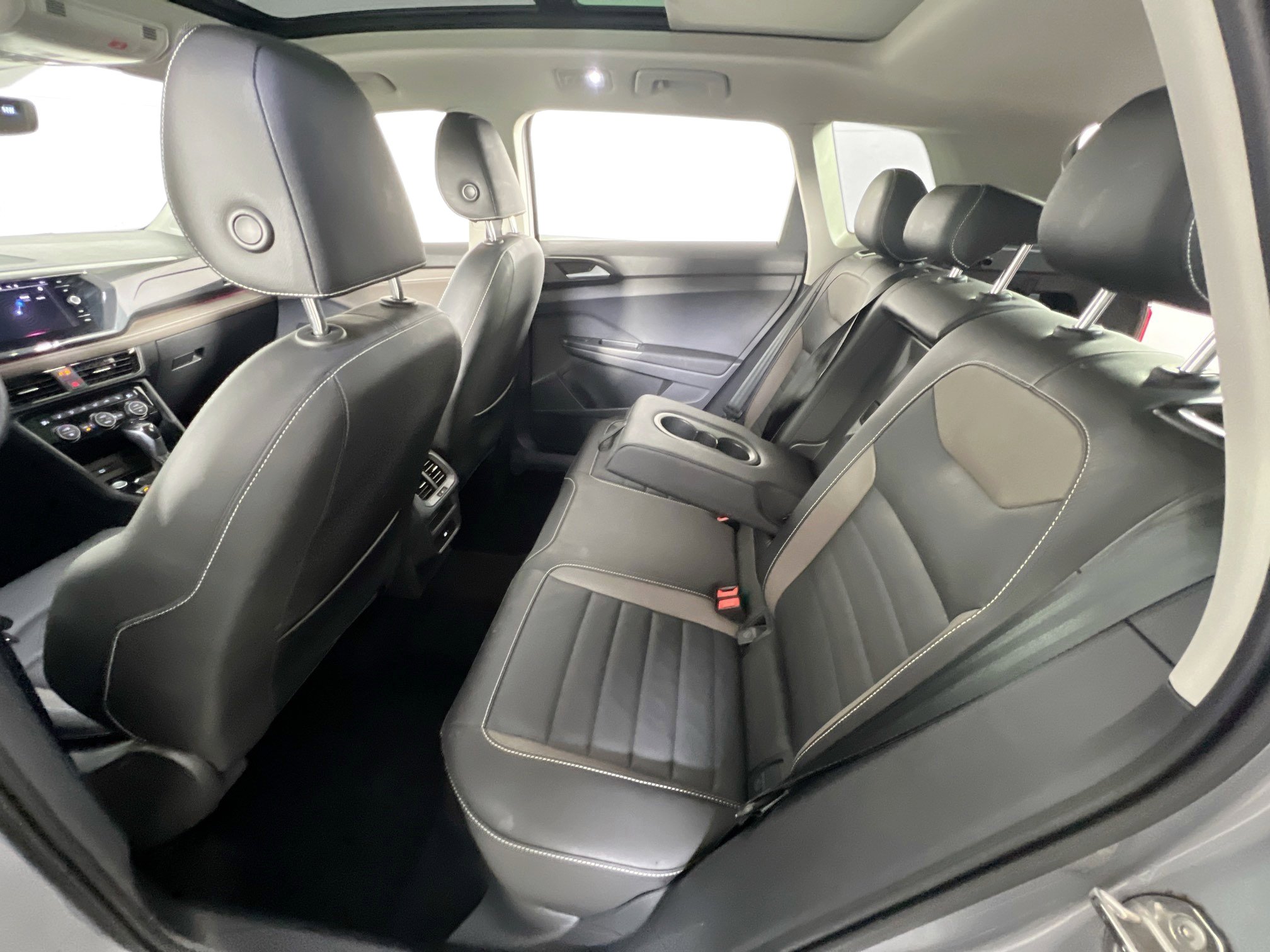 Used 2023 Volkswagen Taos SEL AWD/4WD image 25