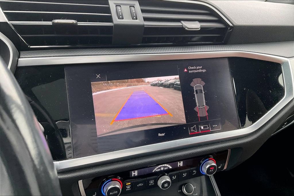 Used 2020 Audi Q3 2.0T Premium Plus w/ Premium Plus Package image 17