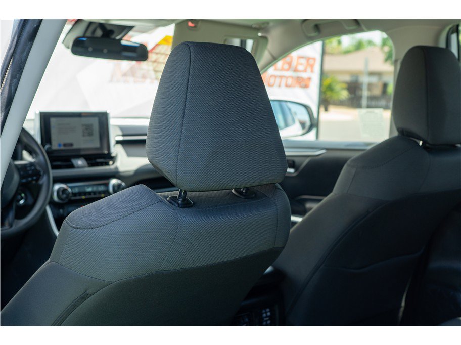 Used 2024 Toyota RAV4 XLE FWD image 34