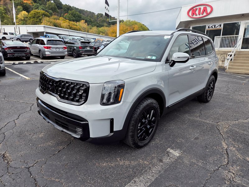 Used 2025 Kia Telluride SX Prestige X-Pro AWD/4WD image 3
