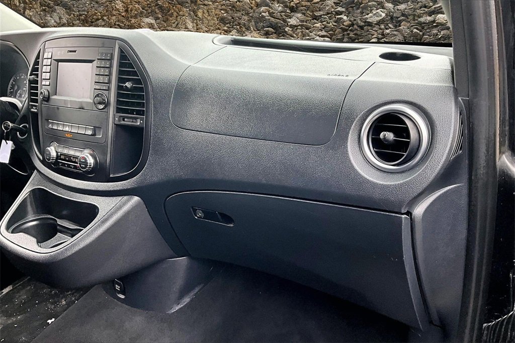 Used 2018 Mercedes-Benz Metris Passenger image 15