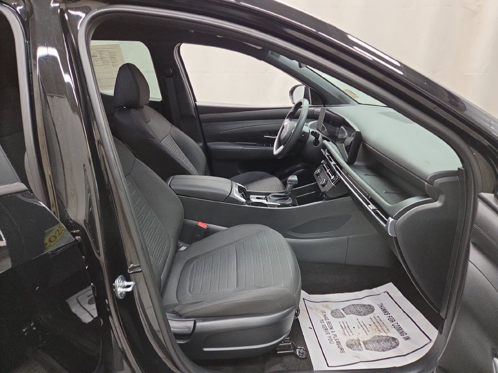 Used 2025 Hyundai Santa Cruz SE AWD/4WD image 11