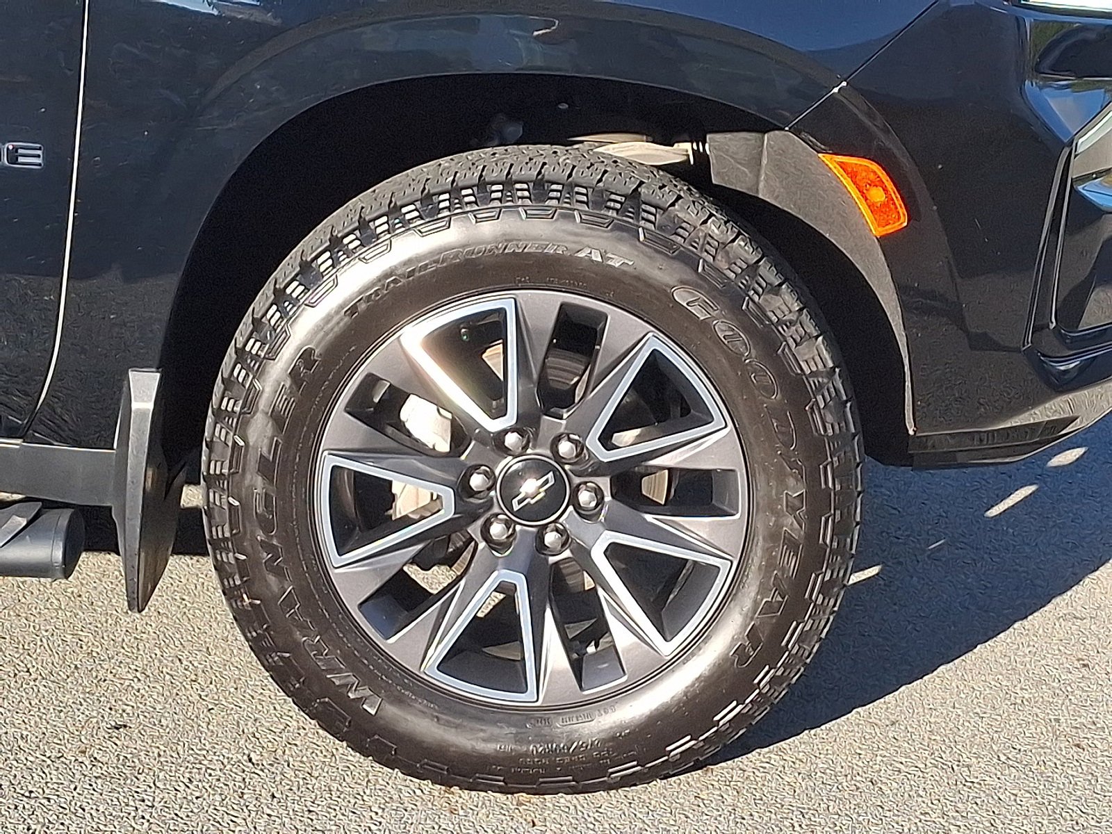 Used 2023 Chevrolet Tahoe Z71 w/ Luxury Package image 8