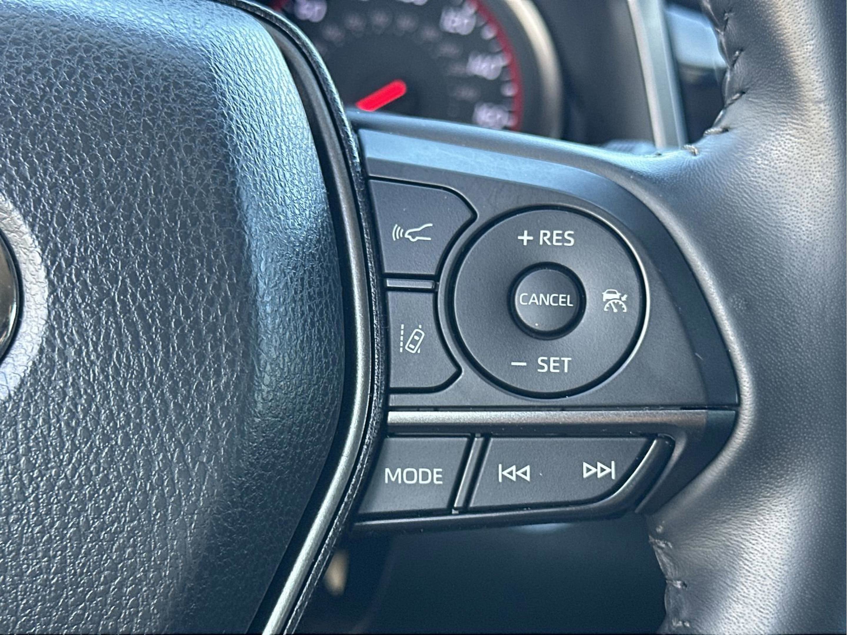 Used 2022 Toyota Camry XSE image 15