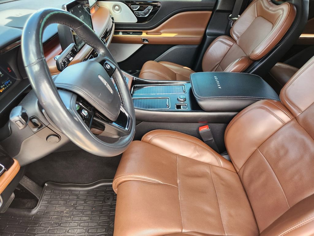 Used 2021 Lincoln Aviator Grand Touring w/ Equipment Group 302A AWD/4WD image 11