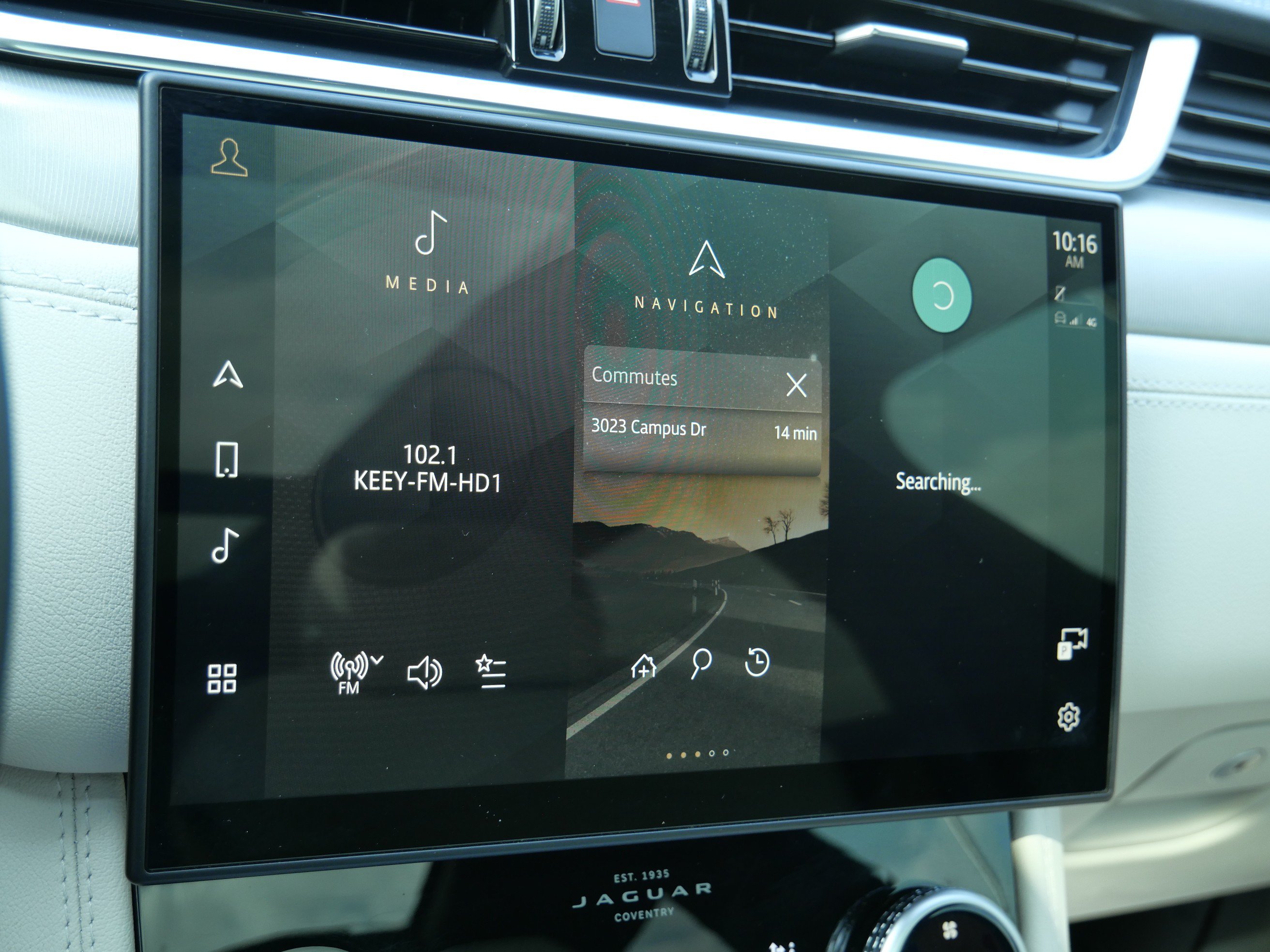 Certified 2025 Jaguar F-PACE R-Dynamic S AWD/4WD image 23