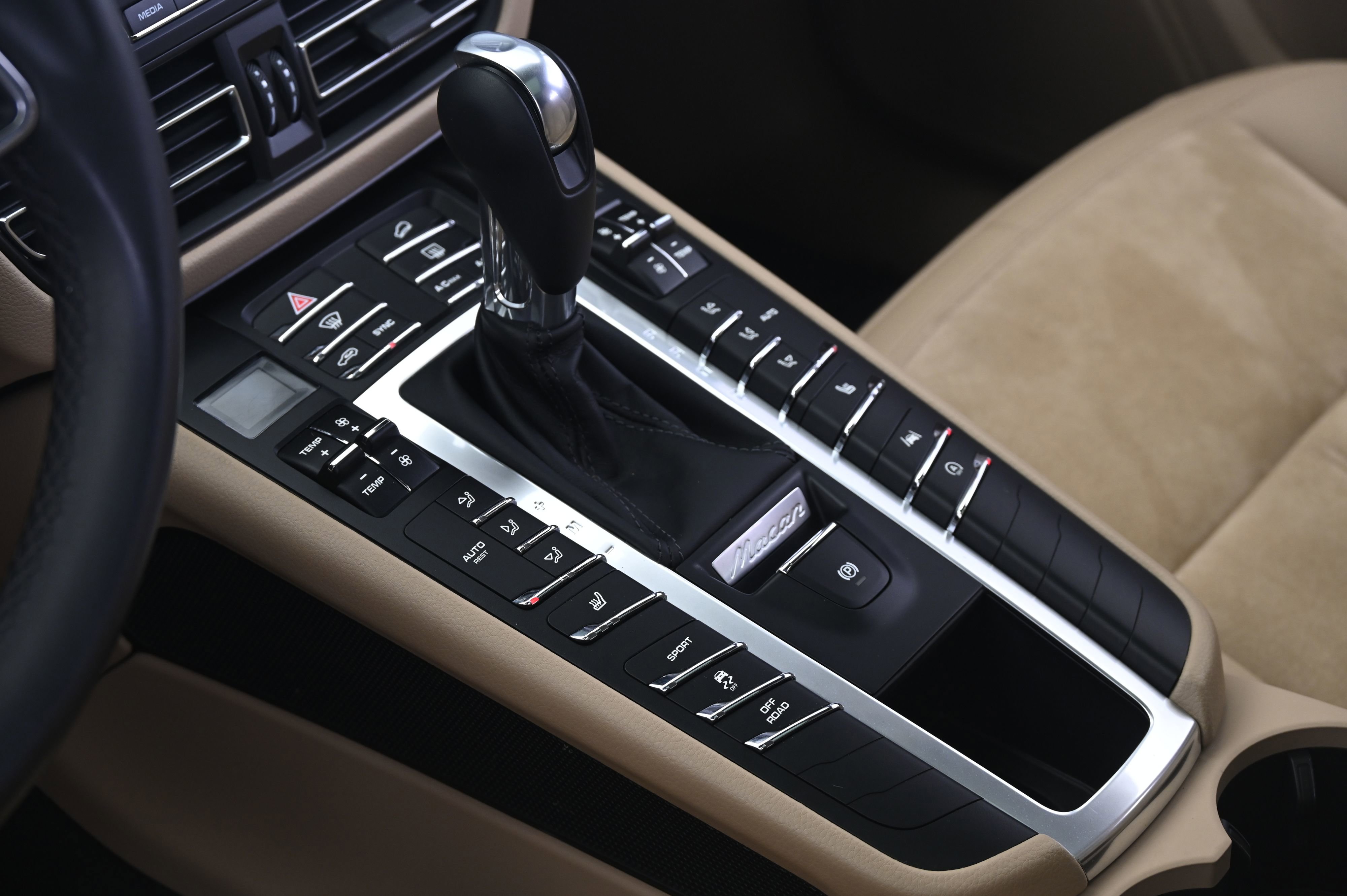 Used 2019 Porsche Macan image 34