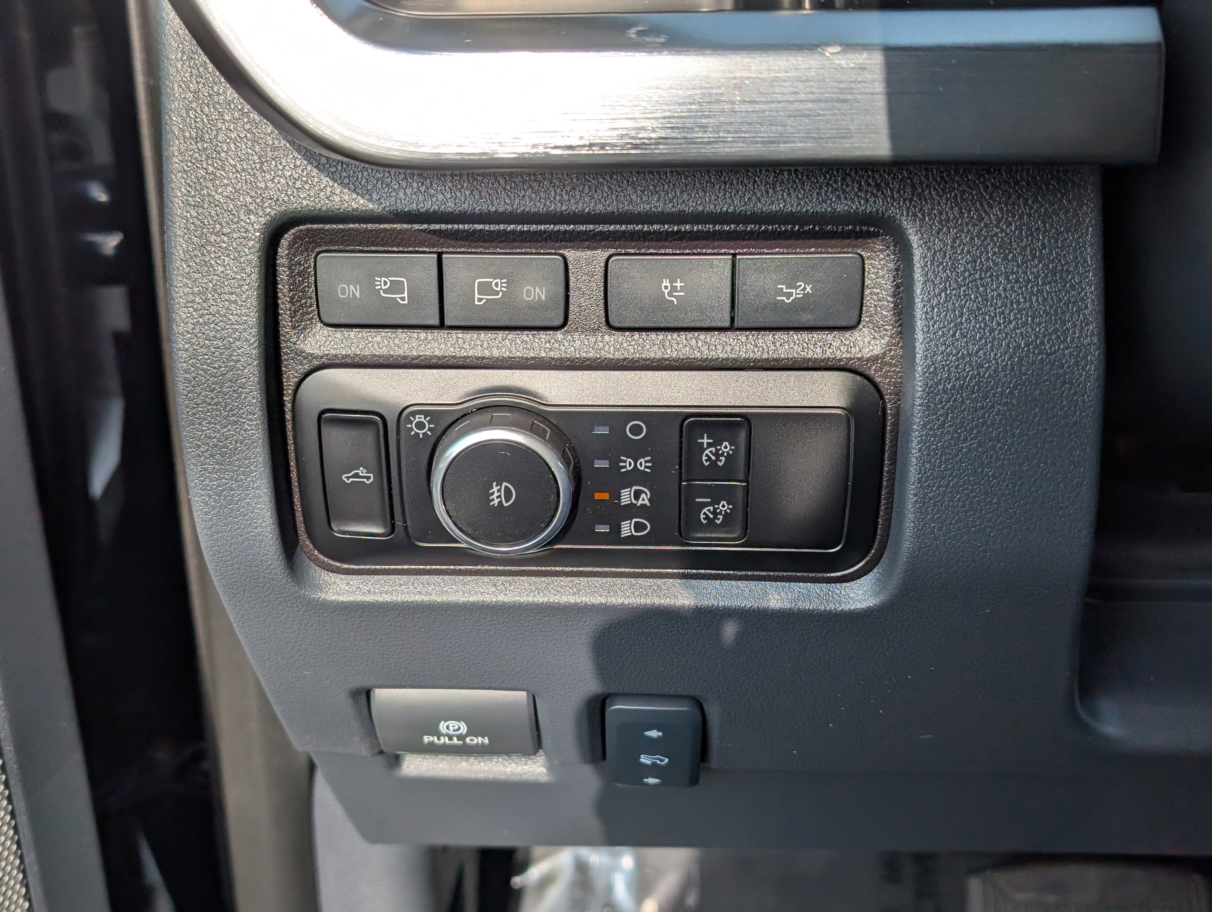 Certified 2024 Ford F350 Lariat w/ Lariat Ultimate Package image 23