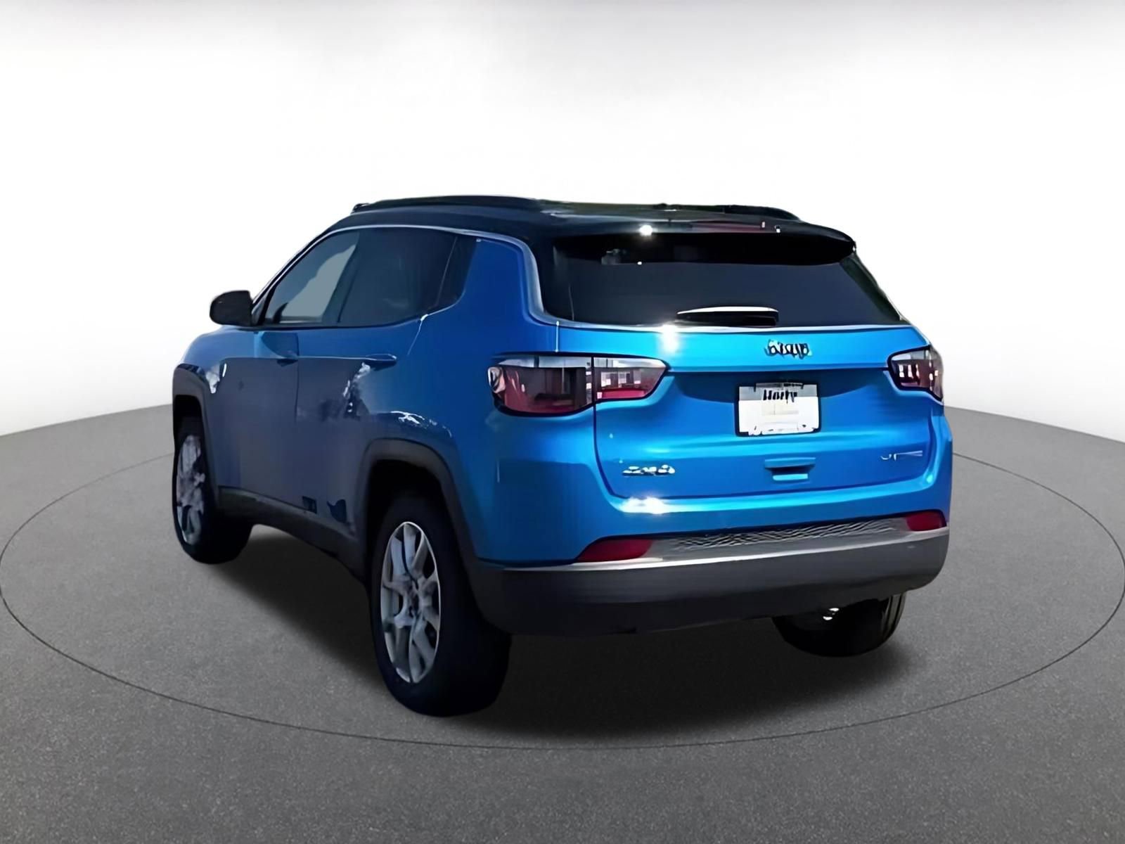 Used 2025 Jeep Compass Limited AWD/4WD image 11