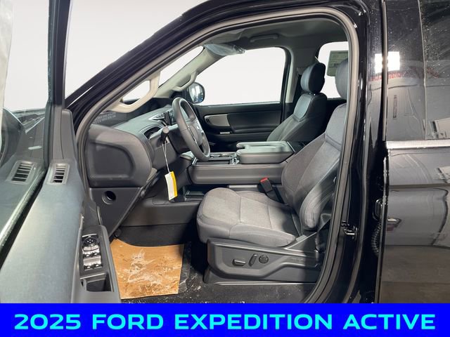 New 2025 Ford Expedition Active image 9