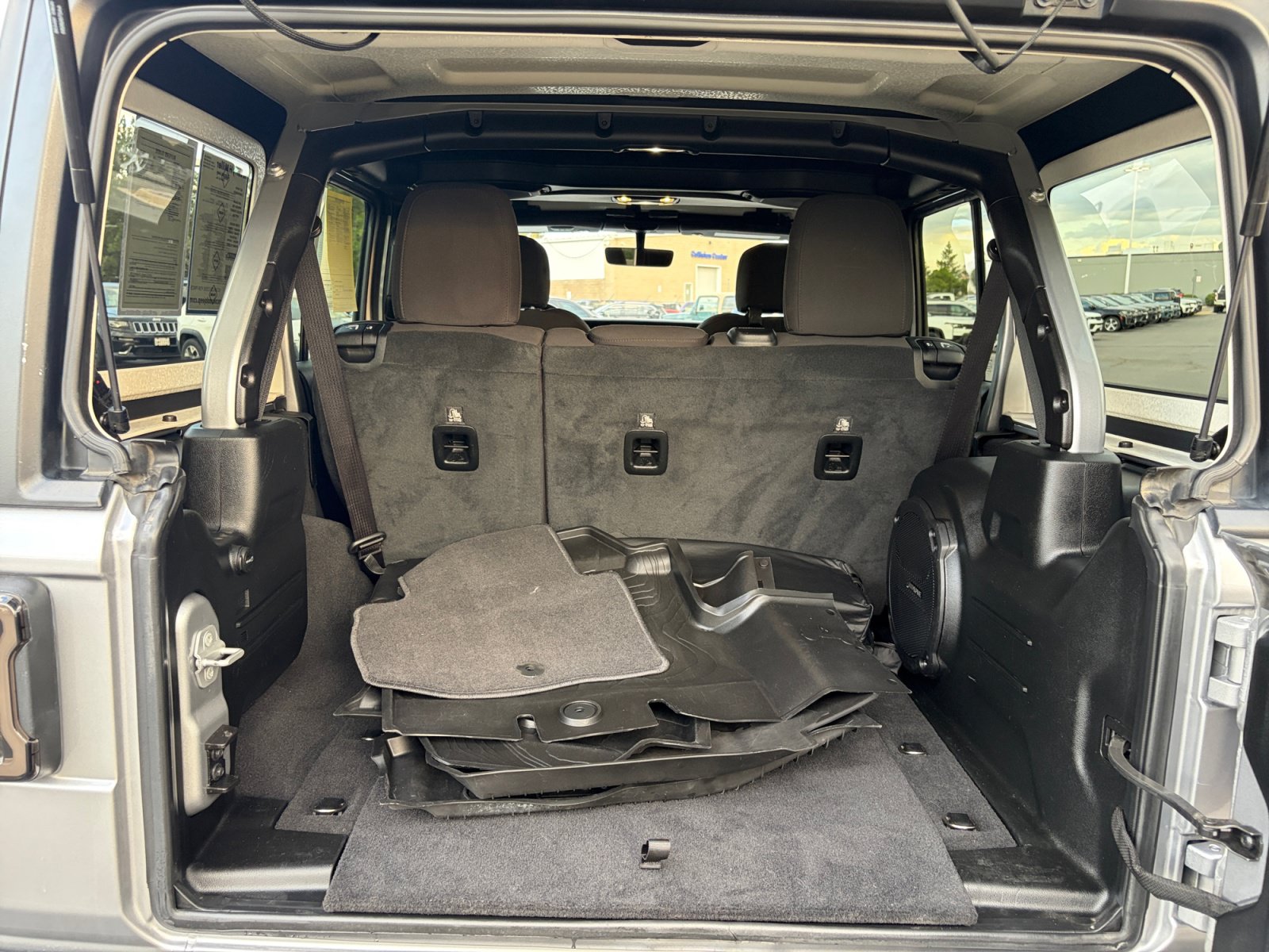 Used 2020 Jeep Wrangler Unlimited Sahara AWD/4WD image 34