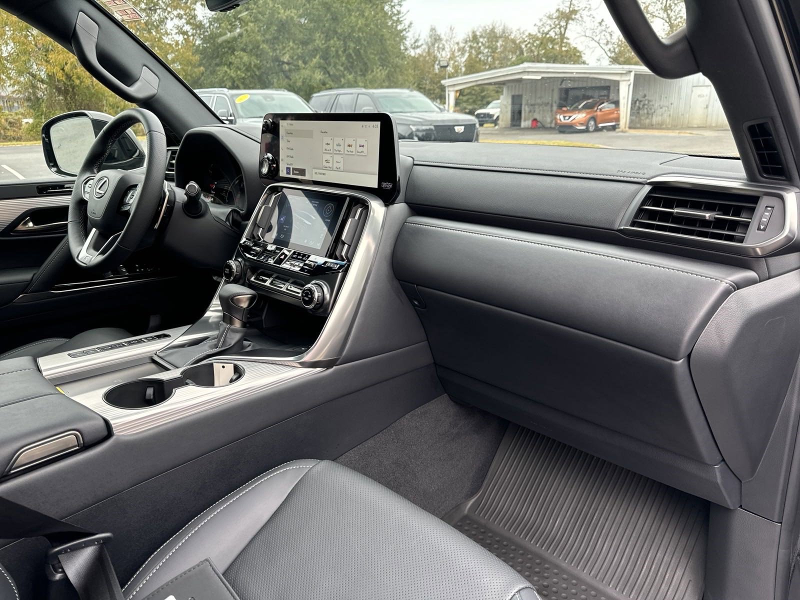 Used 2024 Lexus LX 600 F Sport image 42