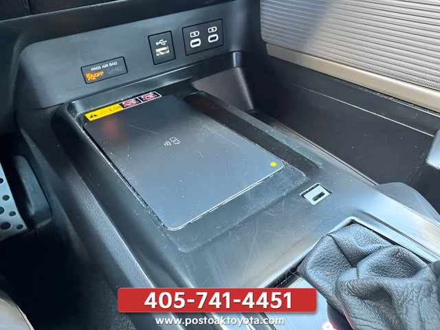 Used 2025 Toyota Camry SE FWD image 39