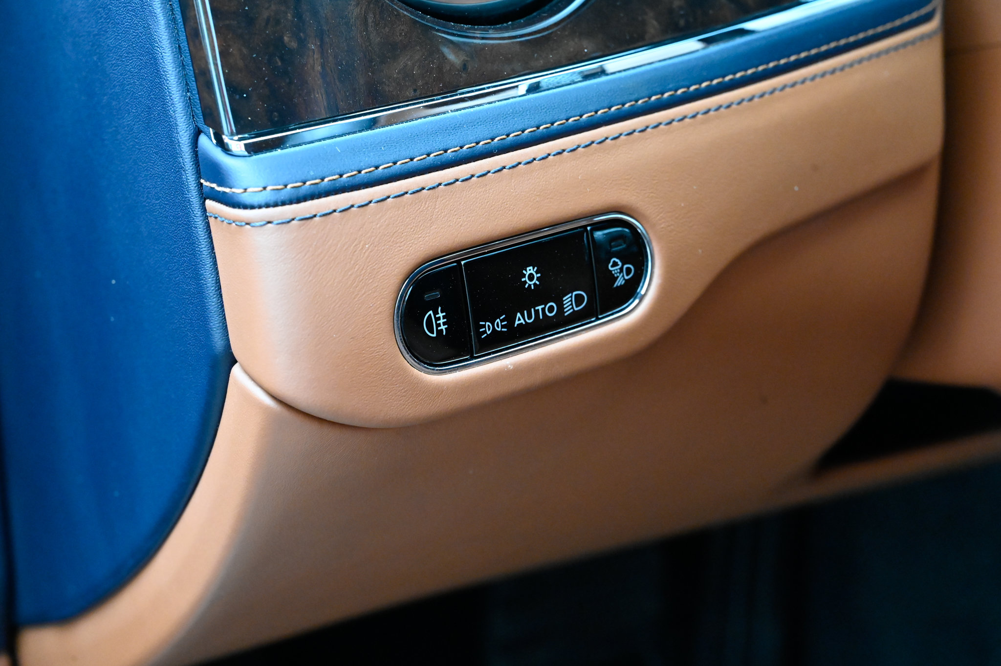 Used 2022 Bentley Flying Spur V8 AWD/4WD image 23