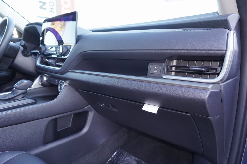 Certified 2025 Toyota Grand Highlander FWD image 9