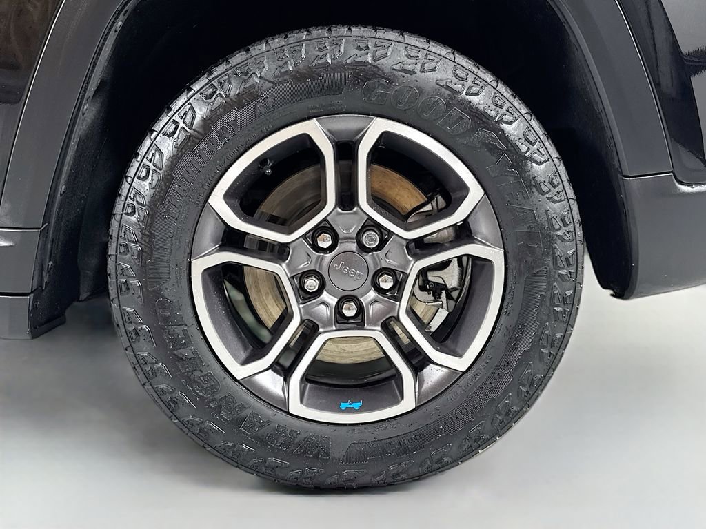 Used 2022 Jeep Grand Cherokee Trailhawk w/ Advanced Protech Group II AWD/4WD image 12