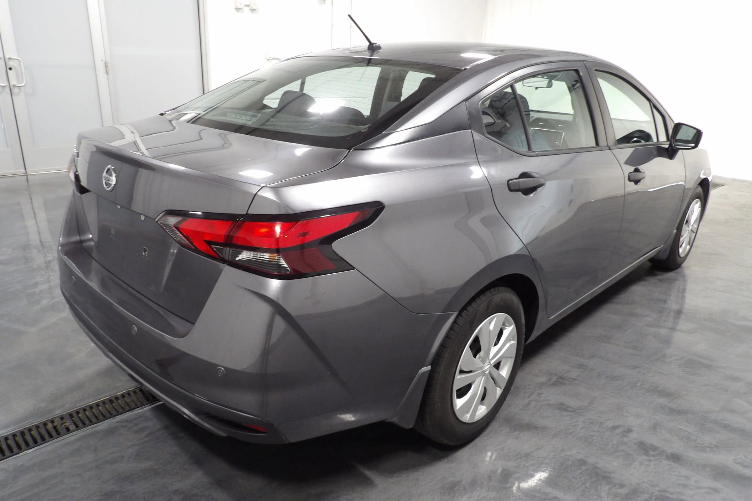 Used 2020 Nissan Versa S image 4