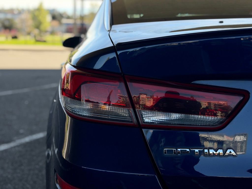 Used 2019 Kia Optima S image 14