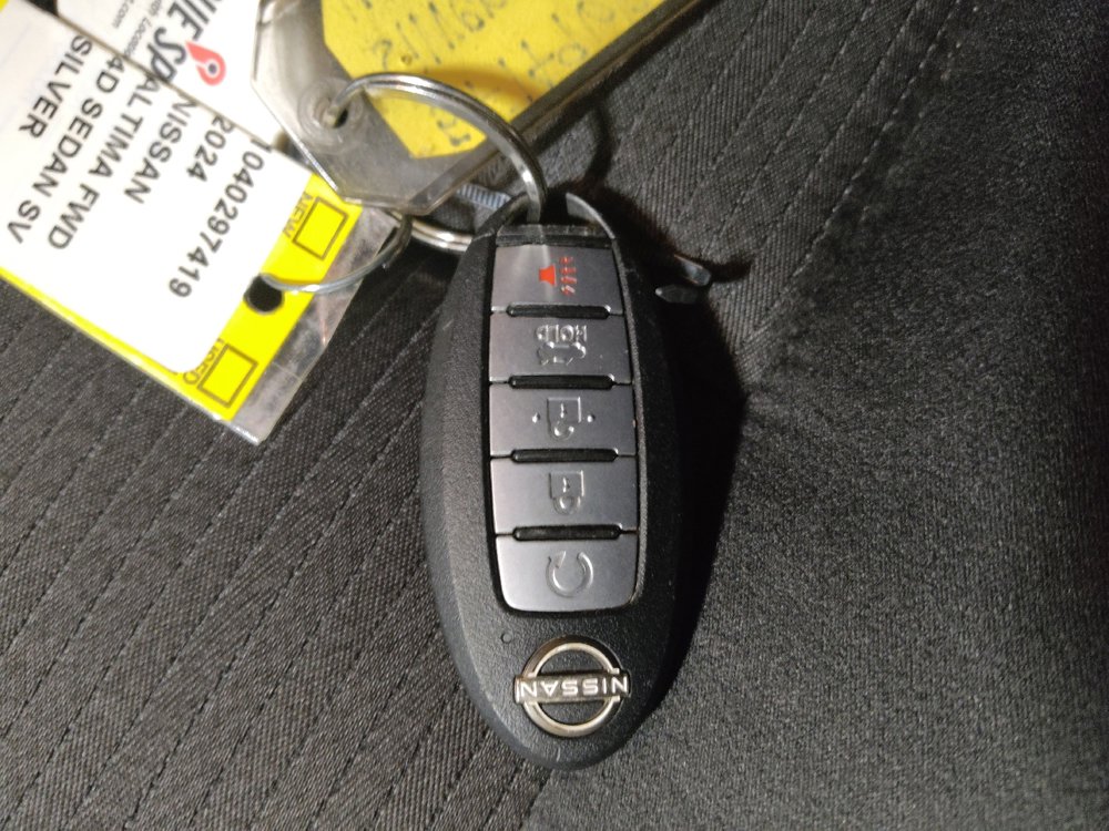 Used 2024 Nissan Altima 2.5 SV image 32