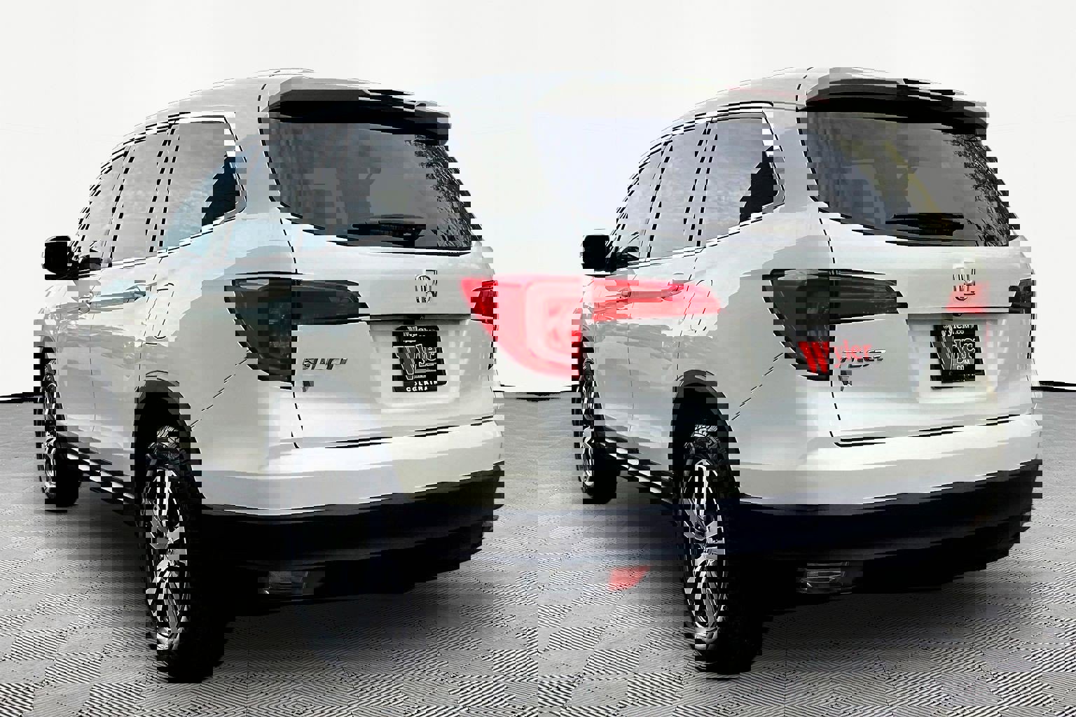 Used 2018 Honda Pilot EX image 4