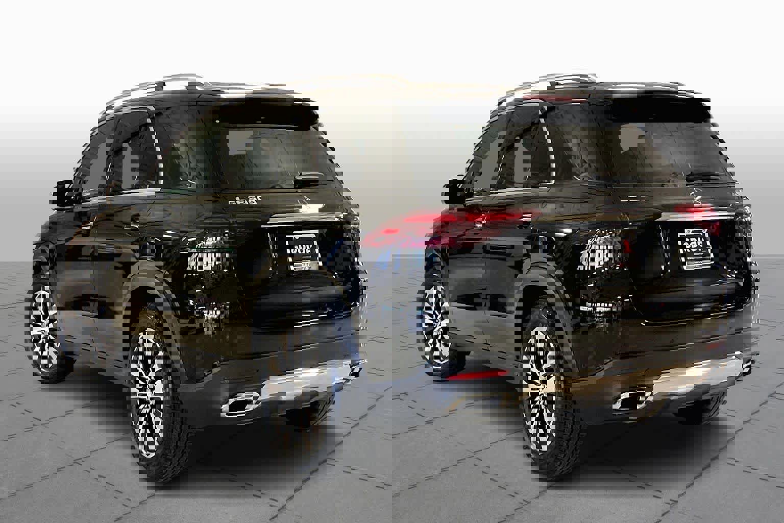 Used 2024 Mercedes-Benz GLE 350 4MATIC image 11