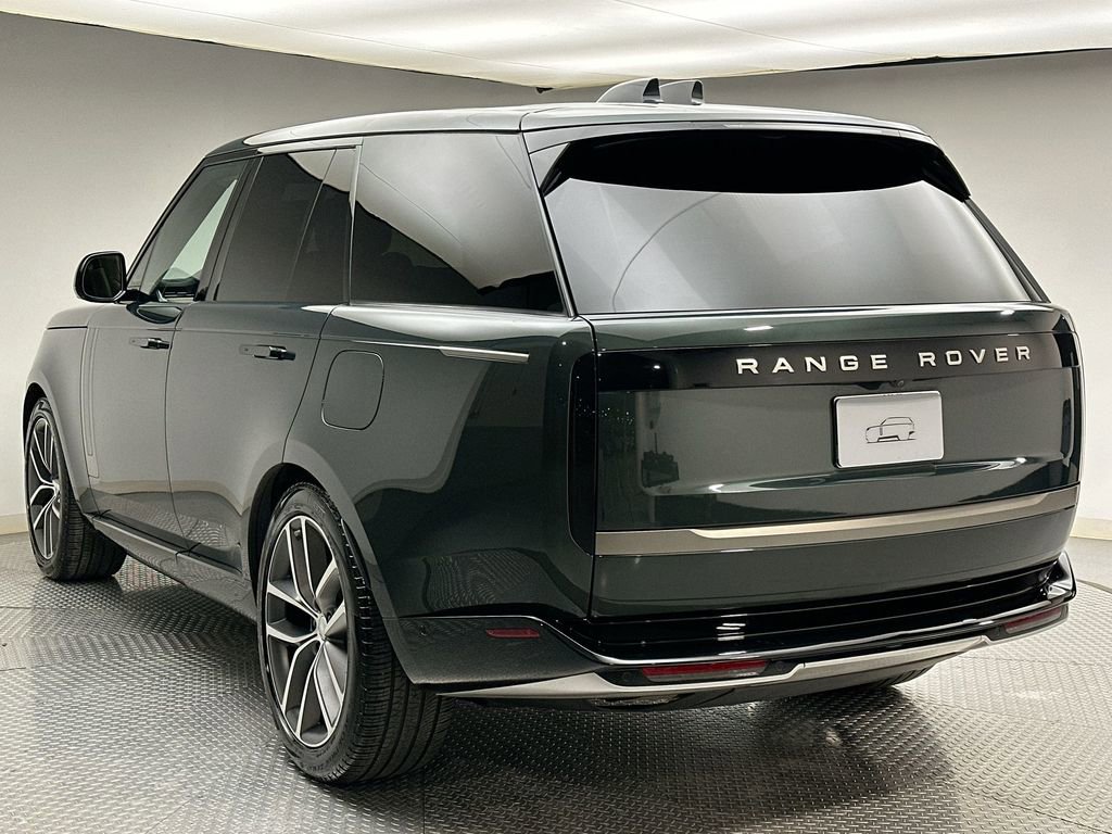 Used 2025 Land Rover Range Rover SE image 11