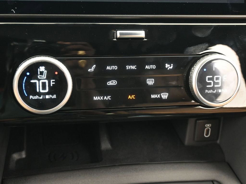 Used 2026 Land Rover Discovery Limited Edition image 26